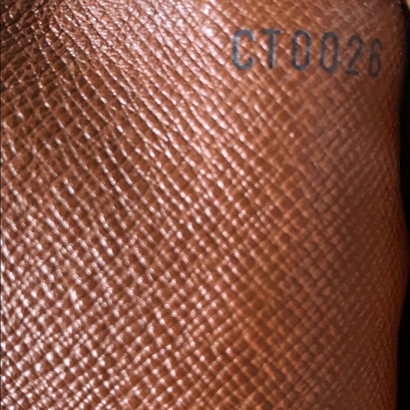 Authentic Louis Vuitton Sarah Wallet - Picture 5 of 5